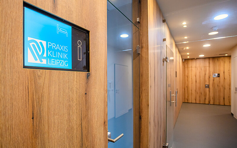 Ankommen im OP-Bereich, Blick zur Privatstation, Hotelcharakter, gemütliche Atmosphäre